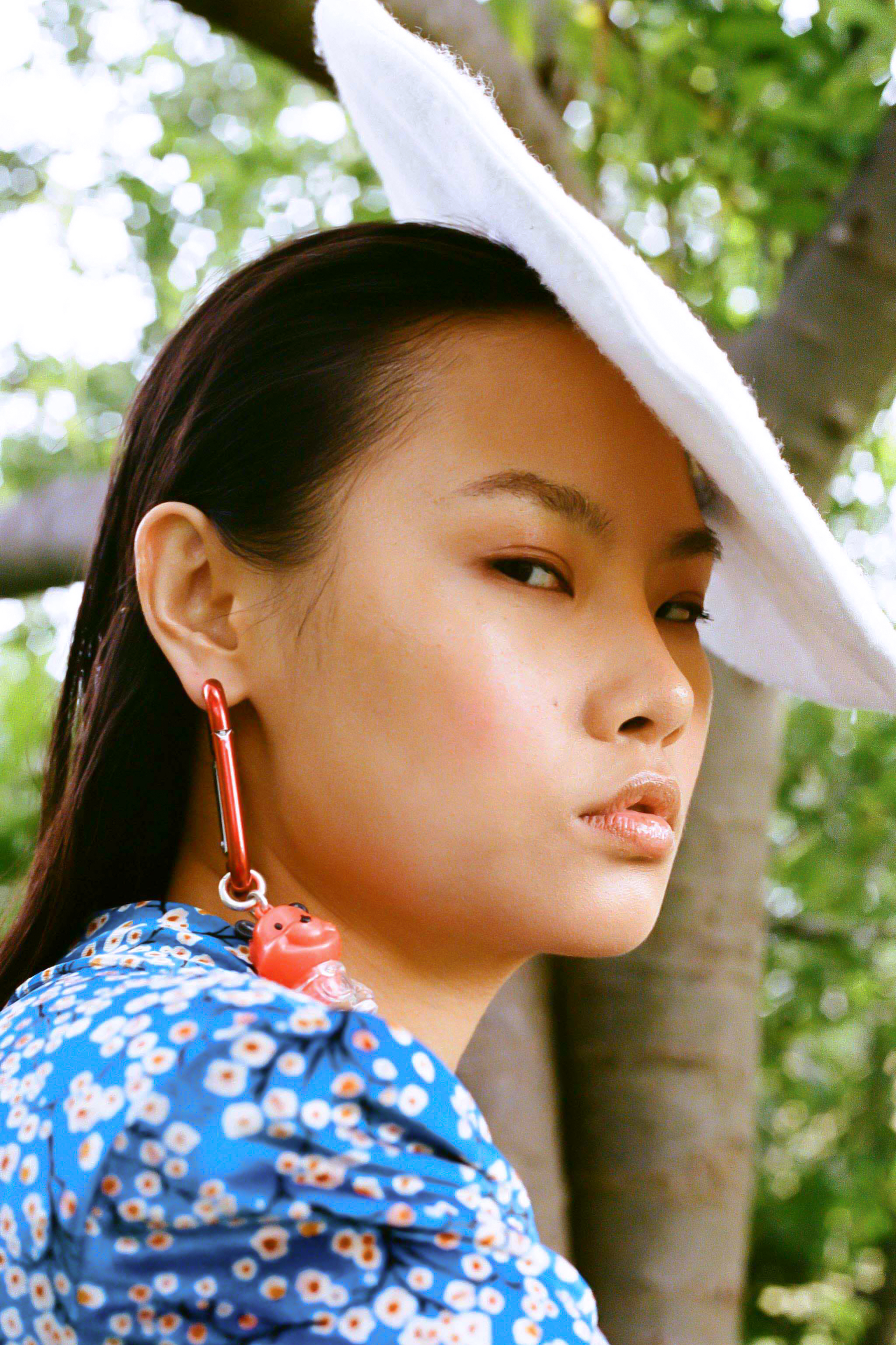 Model wearing a fascinator for fashion editorial