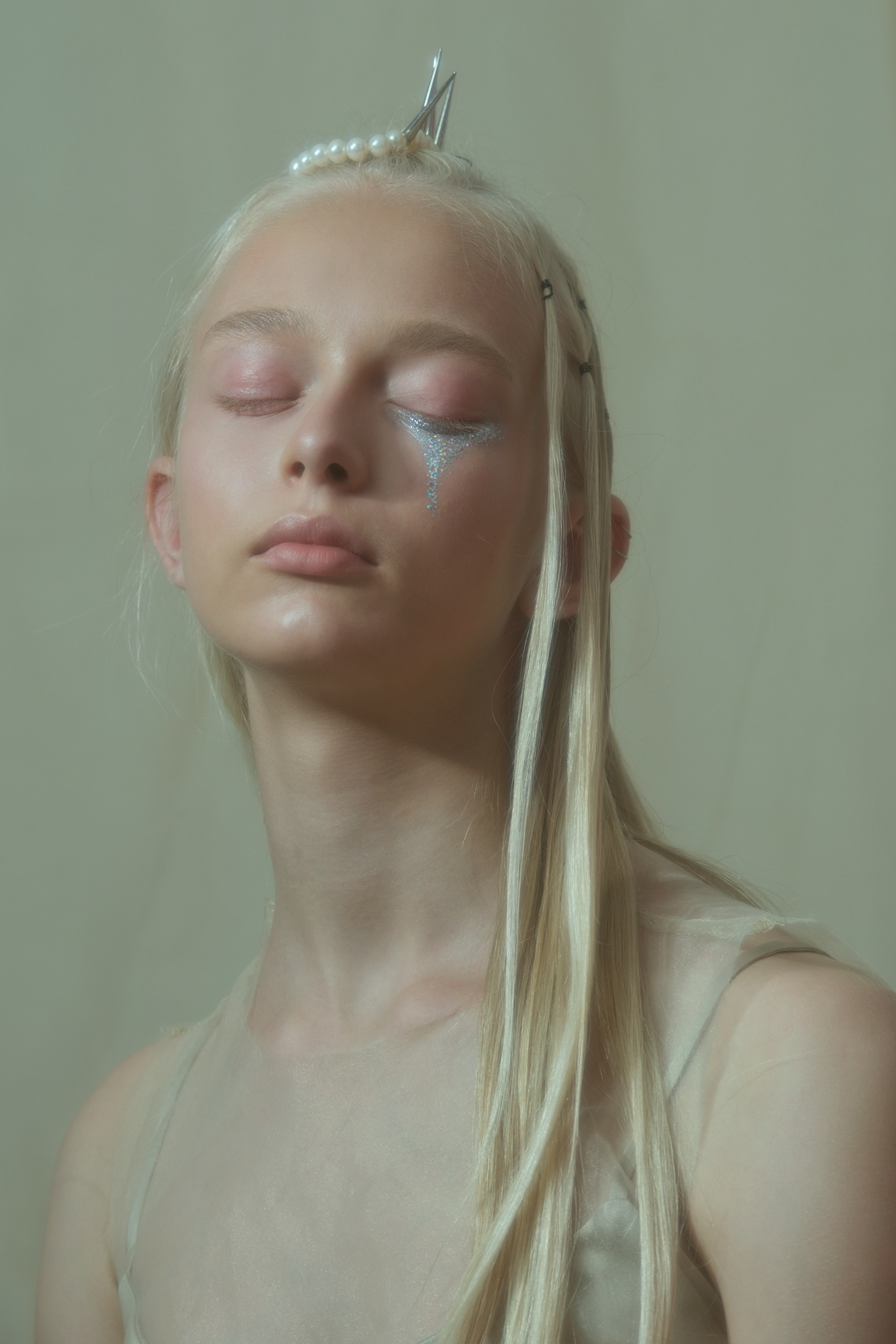 Mermaid beauty editorial - eyeshadow
