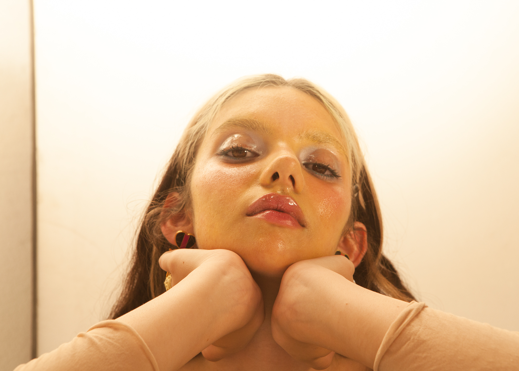 Some velvet morning beauty editorial - gaze