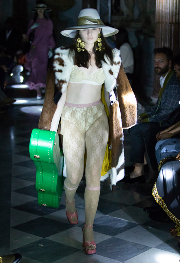 gucci guitar case 2020