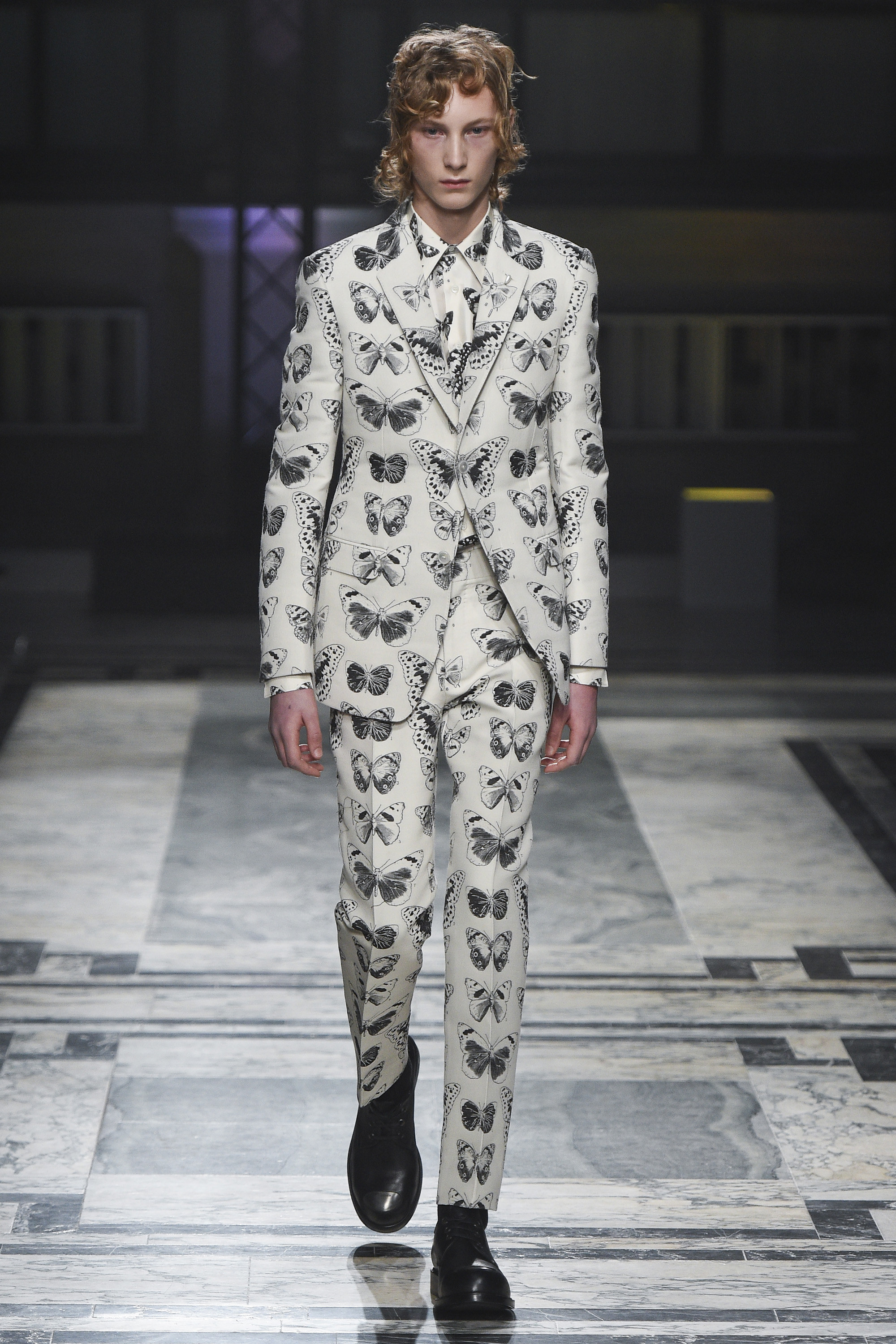 LC:M | Alexander McQueen AW16 | Wonderland Magazine