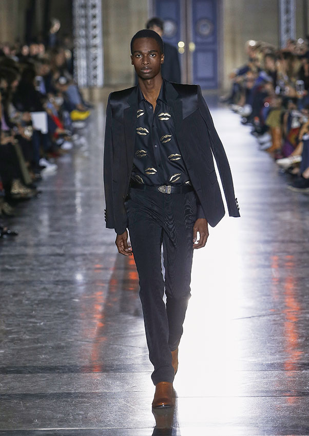 PFW: Givenchy SS18 | Wonderland Magazine