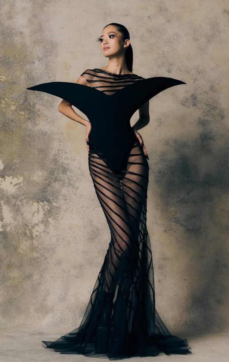 Florence Pugh&rsquo;s Theatrical Couture:  Regal, Radical, and Reed