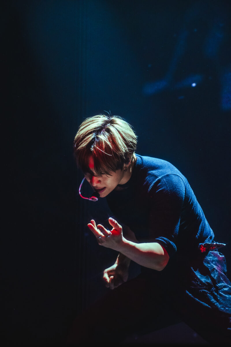 TAEMIN Captivates London with Ephemeral Gaze
