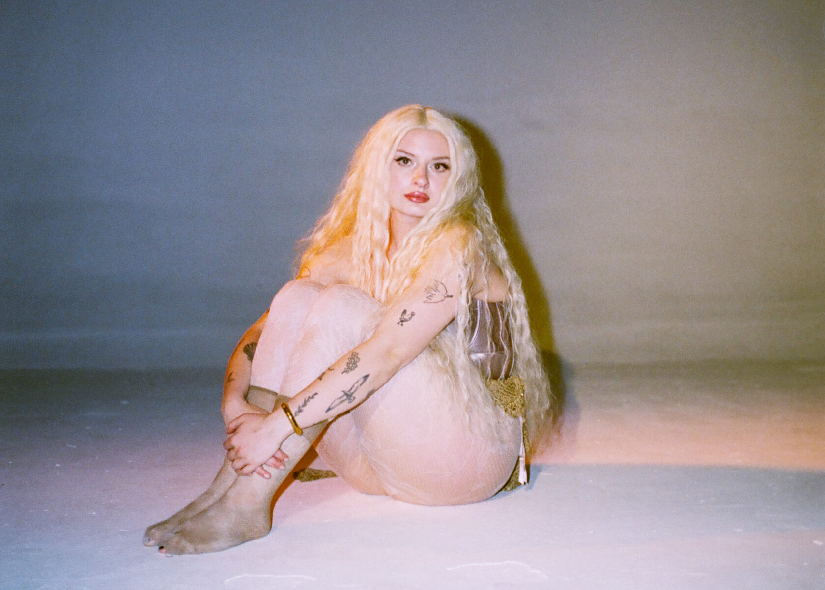 Track-by-Track:  L&aring;psley – I&rsquo;M A HURRICANE I&rsquo;M A WOMAN IN LOVE