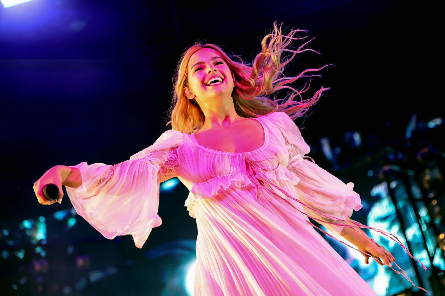 Who is the Glastonbury Girl? Celebrity Stylist Emily Evans Unpacks The Aesthetic