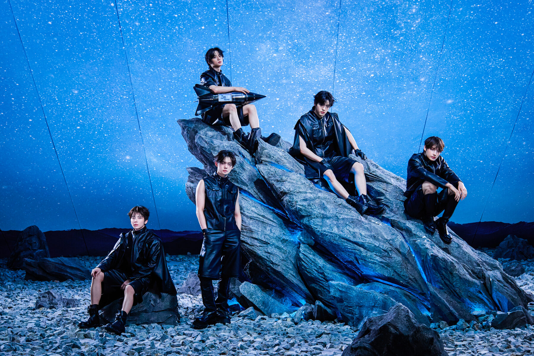 TOMORROW × TOGETHER: United And Ubiquitous 