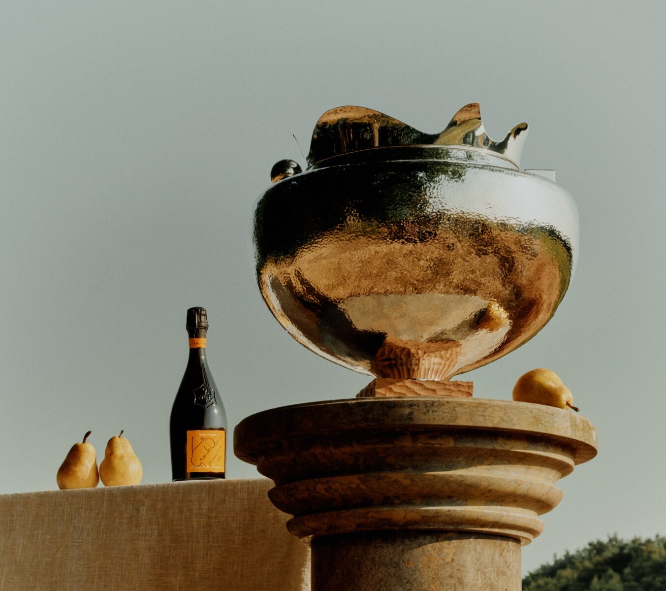 Simon Porte Jacquemus Loves Veuve Clicquot