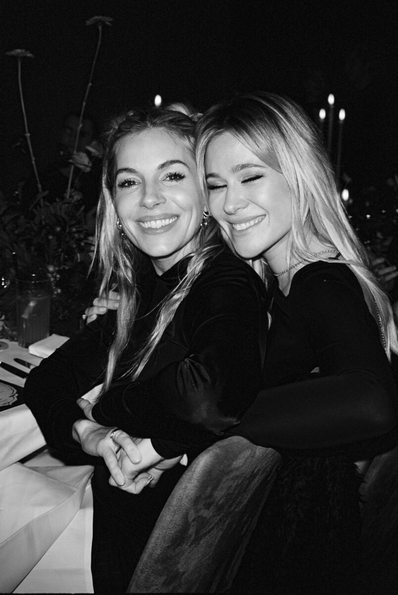 DEBUTEがロンドンで最もシックな殺人ミステリーを開催