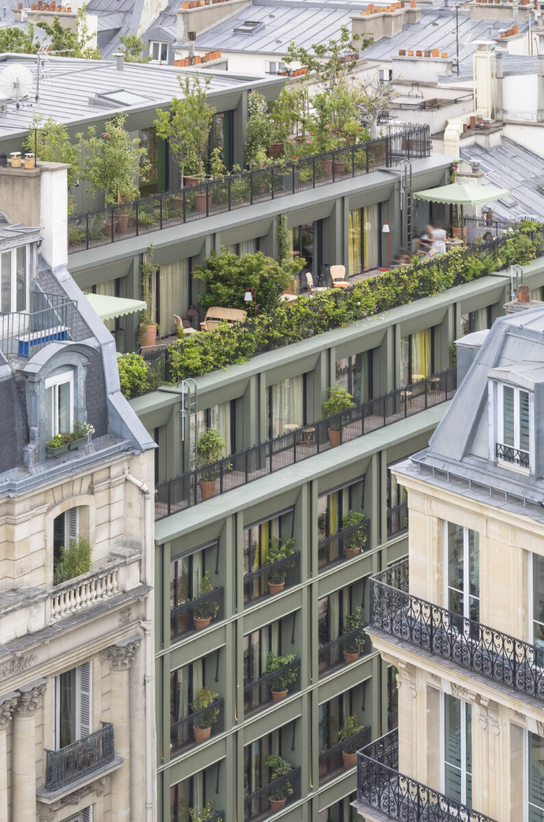 FALLING IN LOVE WITH LA FANTAISIE
