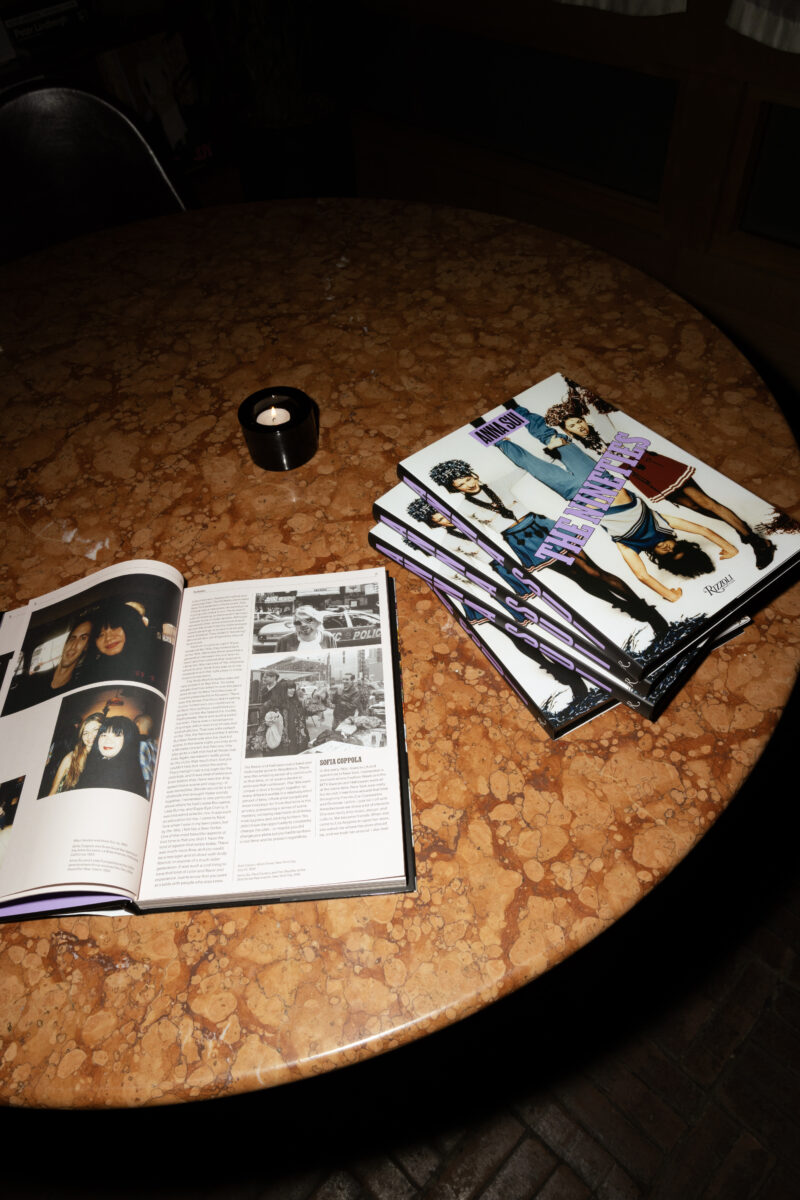 アンナ・スイが90年代にさかのぼる