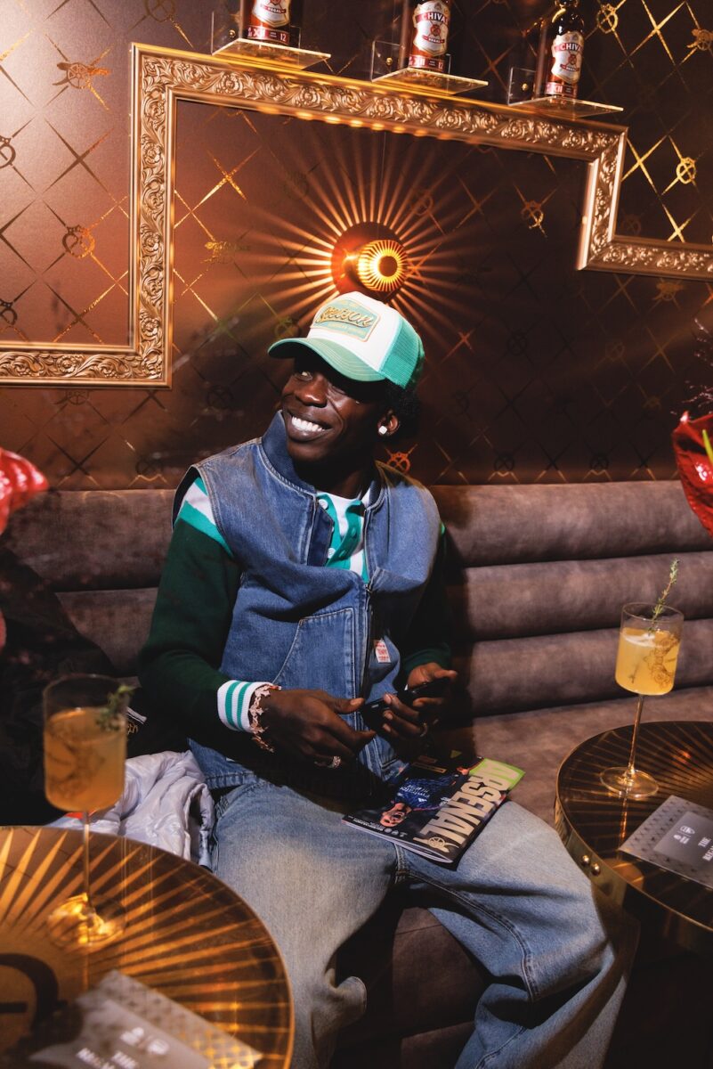 アフロビーツの最大のスターと一緒にアーセナルの試合に行った