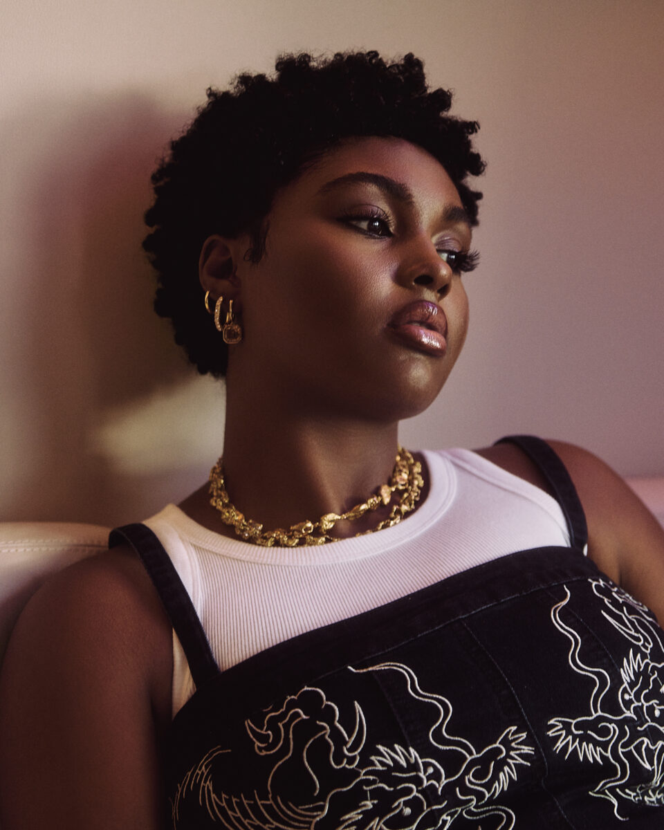 イーストロンドンからロサンゼルスへ:Tiana Major9の11月の蠍座へのDIYジャーニー