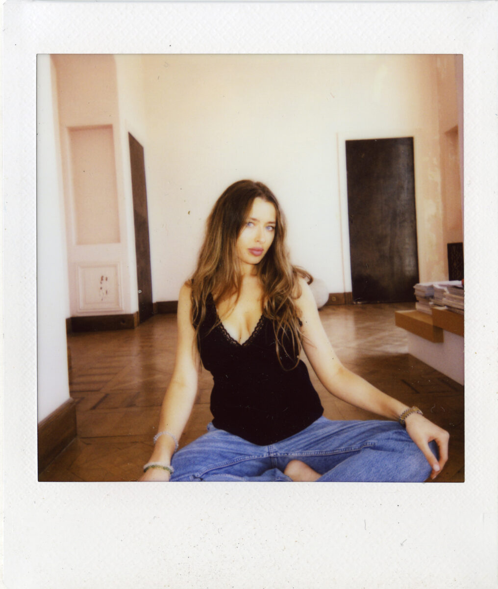 Cou Couがビジネスと喜びを提供しています