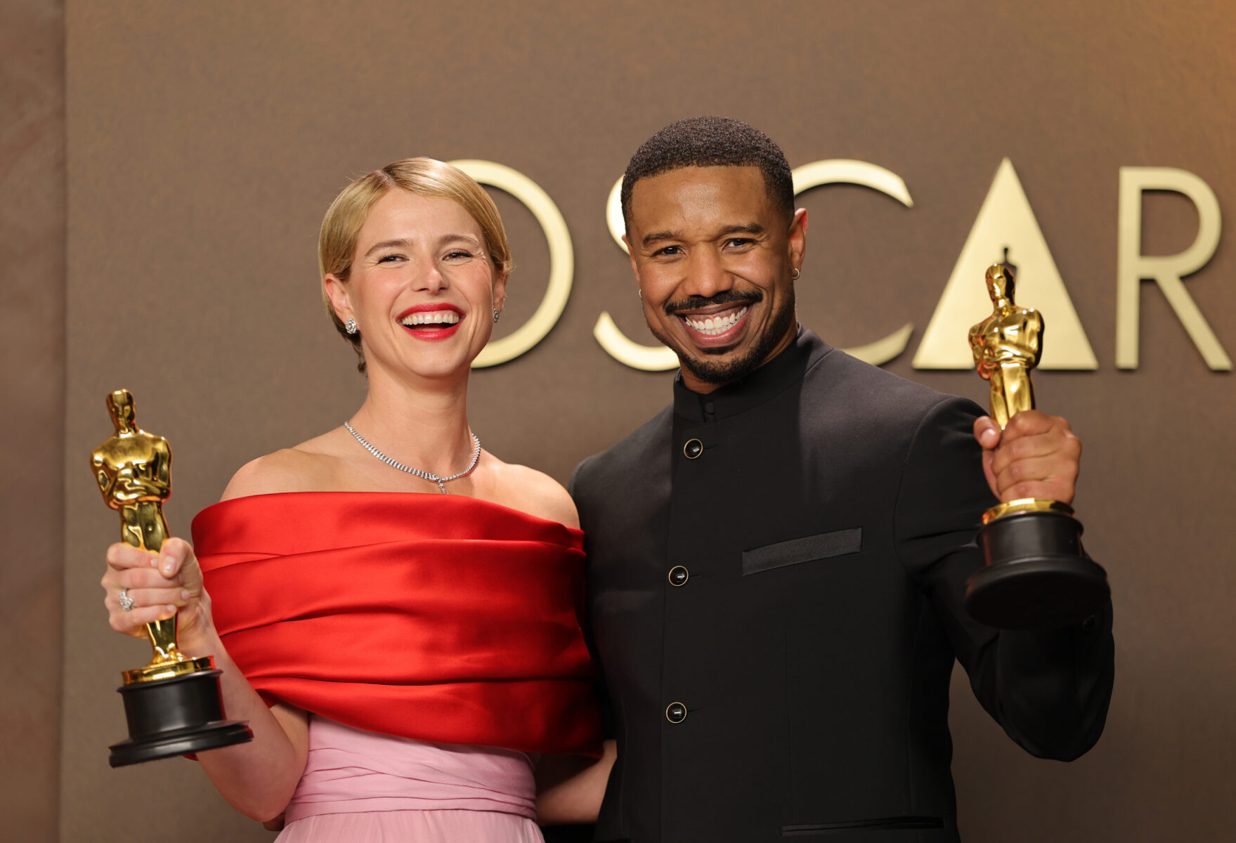 ICYMI: こちらが2026年のアカデミー賞で一番の受賞者たちです