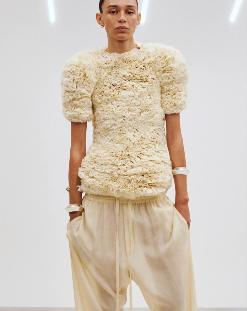 アリアナ・グランデが童話コアを取り戻す