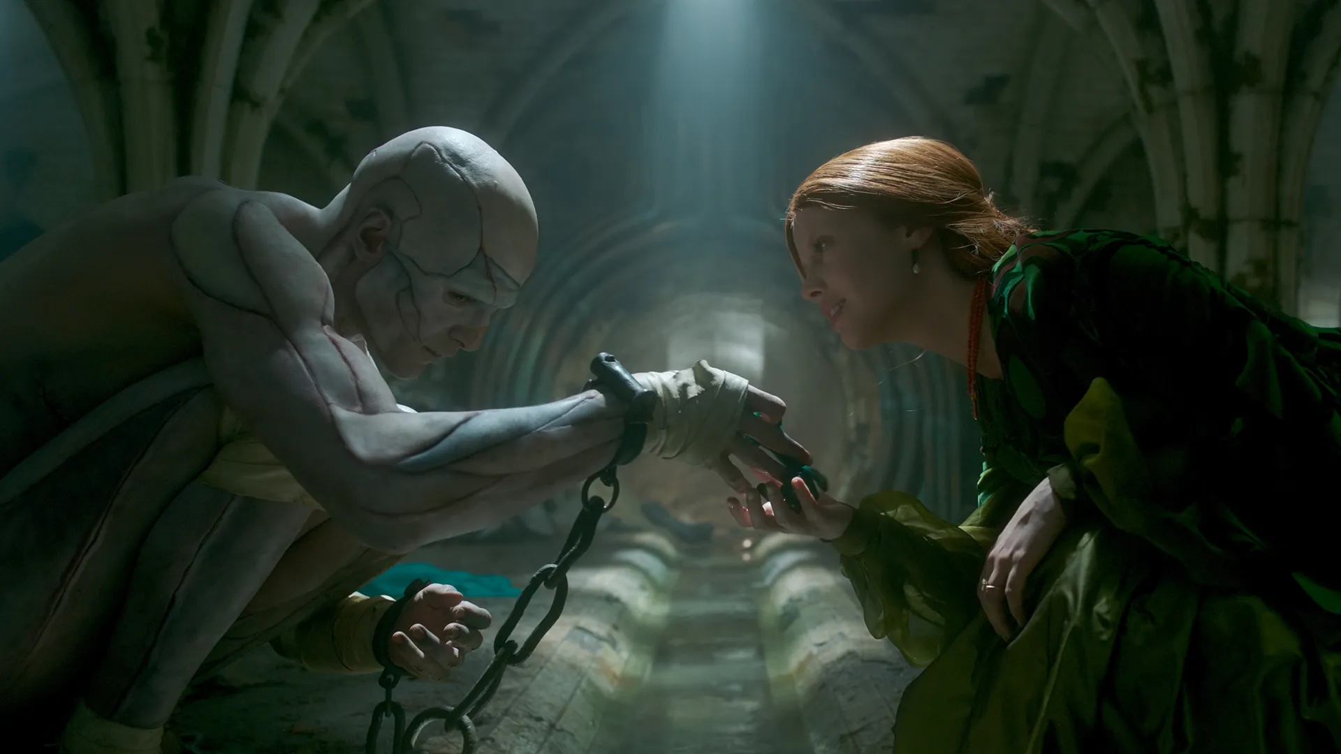 フランケンシュタインで、ケイト・ホーリーは解剖衣装を作成