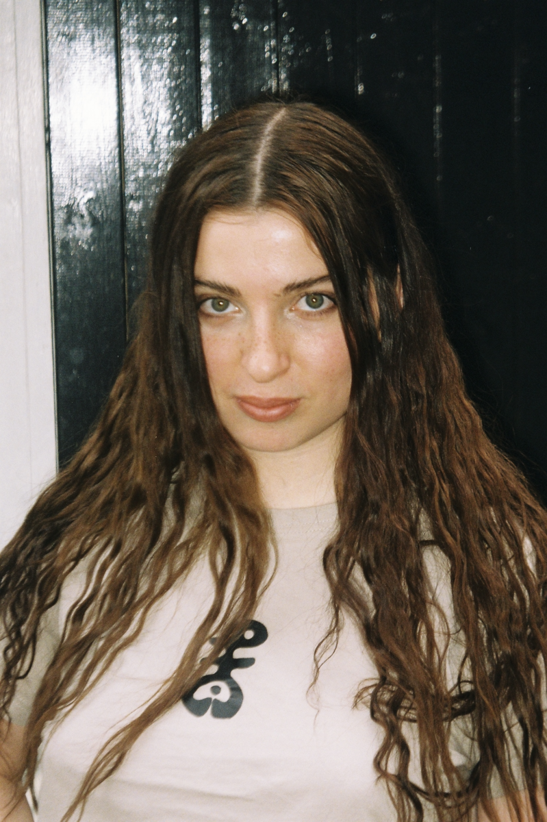 これらの4人の新進アーティストがポップの領域を試しています