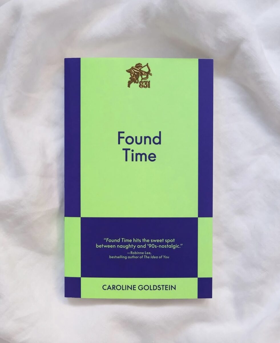 What the Hot Girls are Reading This Spring