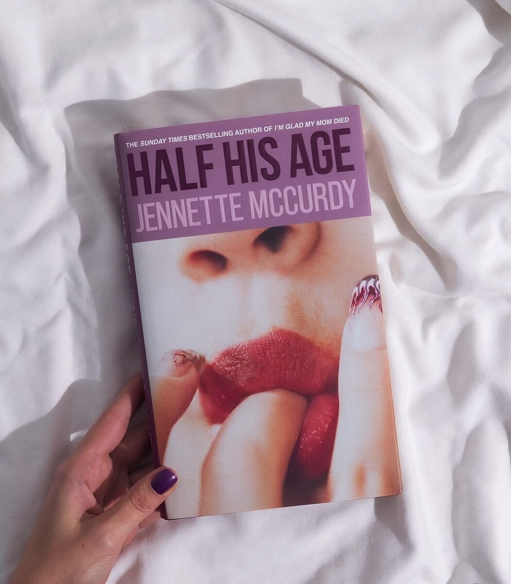 What the Hot Girls are Reading This Spring