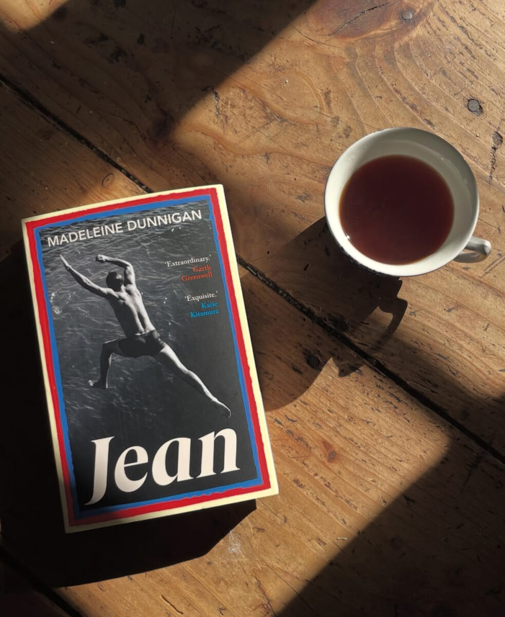 What the Hot Girls are Reading This Spring