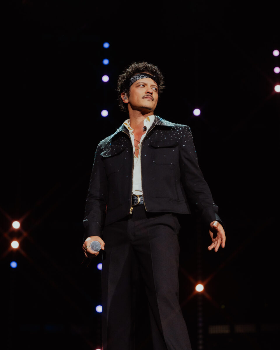 Bruno Mars might be addicted to the mic