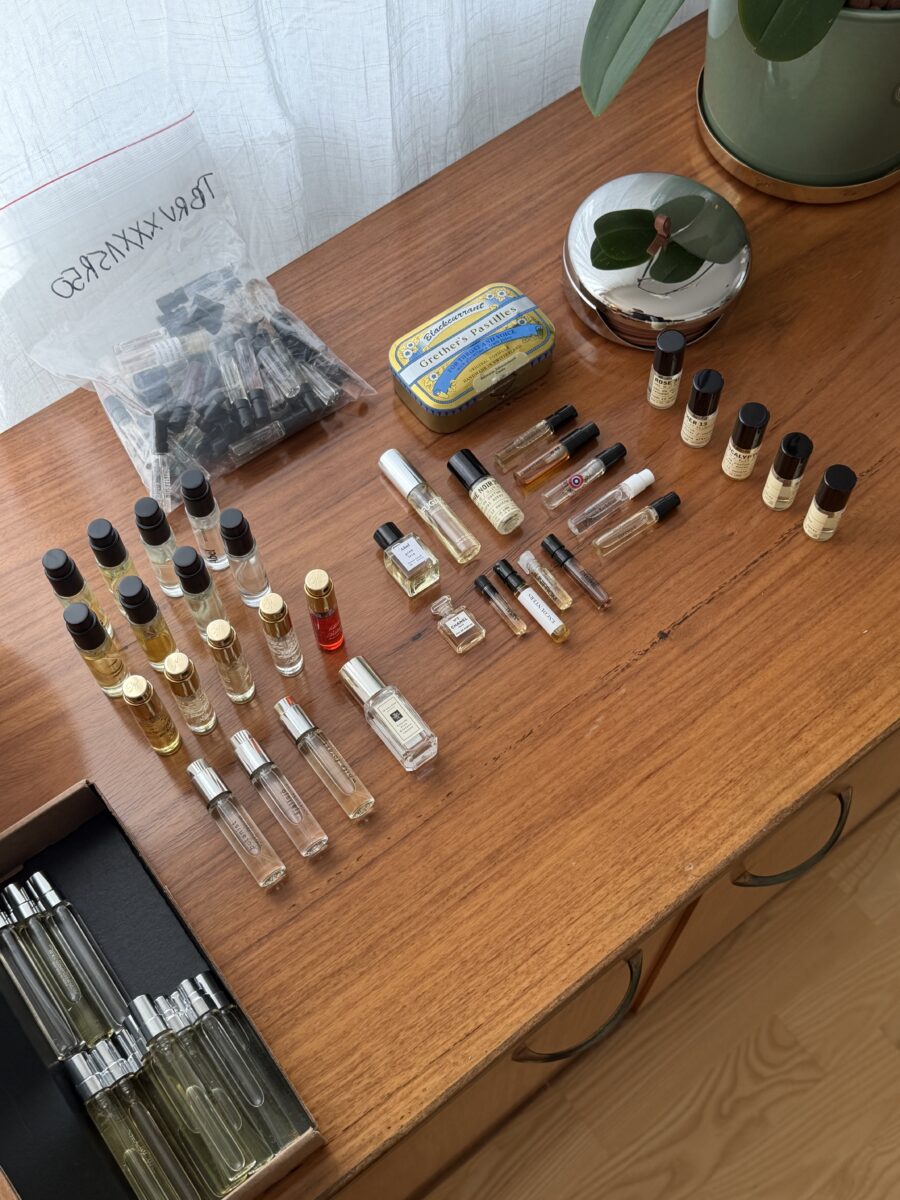 What&rsquo;s In My Perfume Tin?