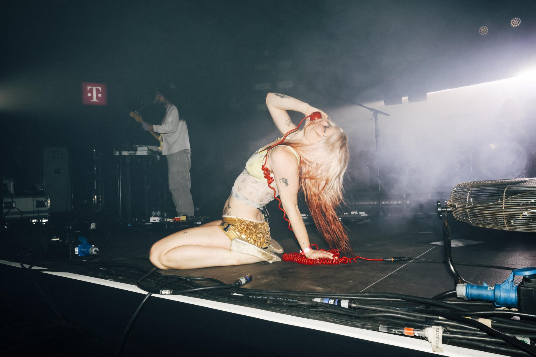 Wet Leg&rsquo;s Rhian Teasdale &amp; Lava La Rue aren&rsquo;t conforming any time soon