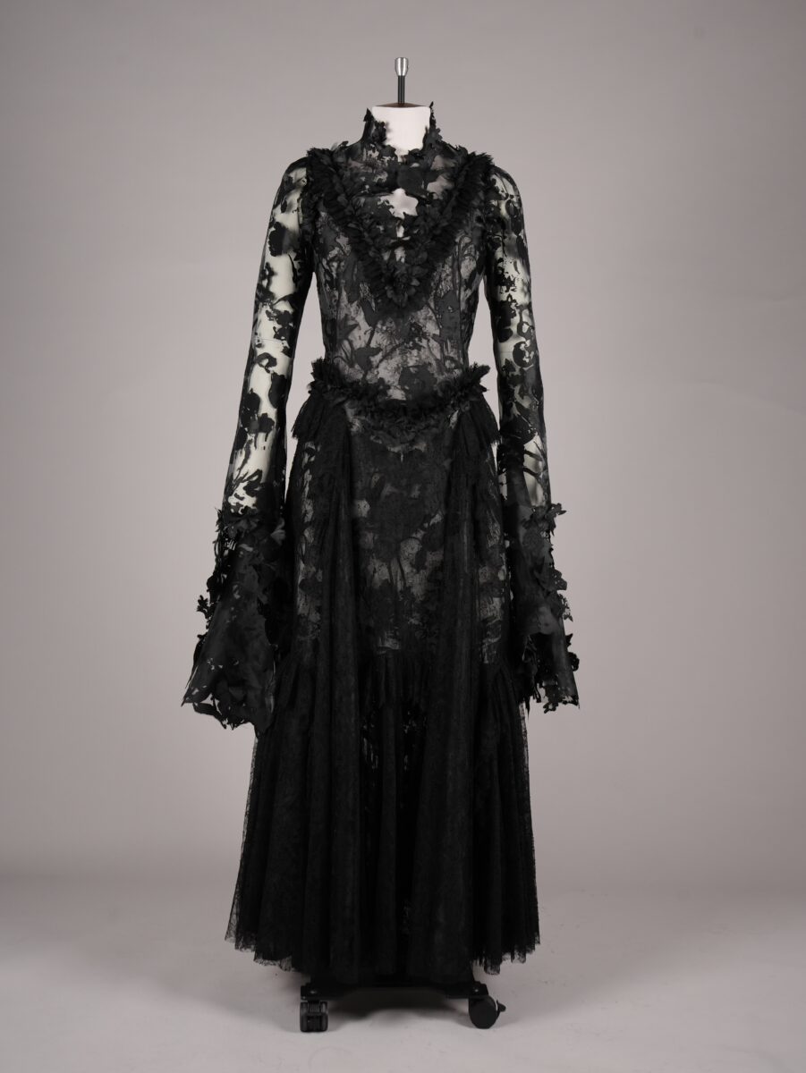 Florence Welch and McQueen Are a Match Made in Gothic Heaven